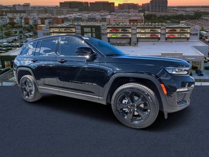 New 2025 Jeep Grand Cherokee Limited w/ Black Appearance Package