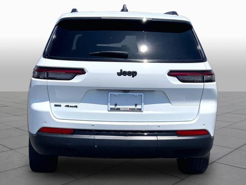 Used 2023 Jeep Grand Cherokee L Laredo AWD/4WD image 5