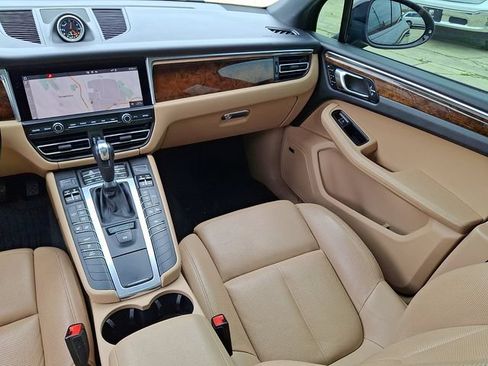 Used 2021 Porsche Macan w/ Premium Package Plus AWD/4WD image 16