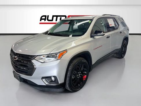 Used 2021 Chevrolet Traverse Premier w/ Redline Edition AWD/4WD image 3