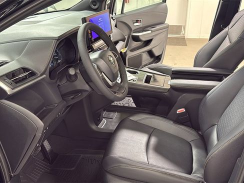 New 2026 Toyota Sienna XLE Woodland Edition image 12