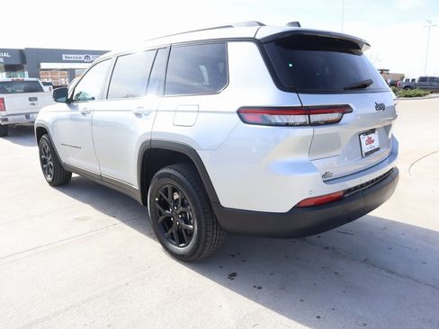 New 2025 Jeep Grand Cherokee L Altitude image 23