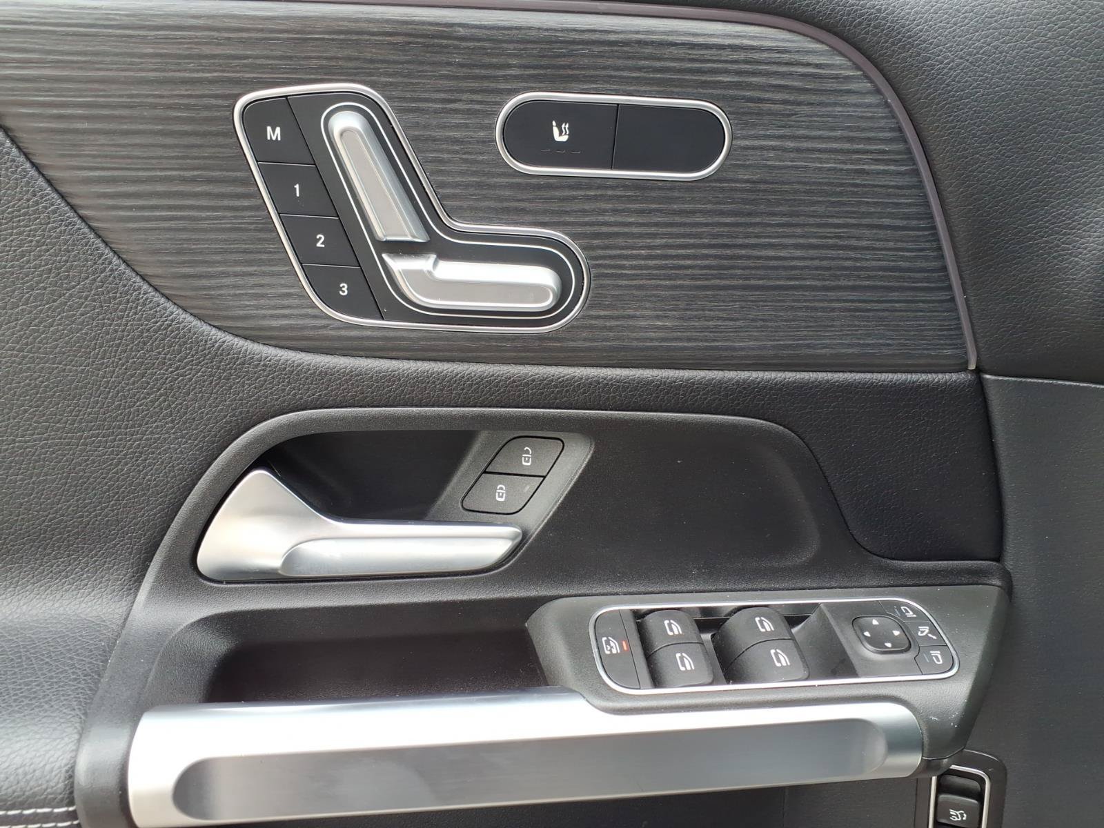 Certified 2023 Mercedes-Benz GLB 250 4MATIC image 17