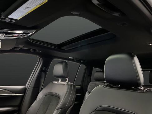 New 2026 Jeep Grand Cherokee Altitude image 7