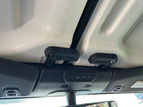 Used 2021 Jeep Gladiator Willys image 25