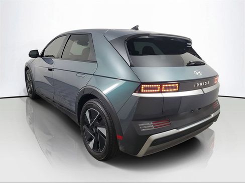 Used 2025 Hyundai Ioniq 5 SE RWD image 4