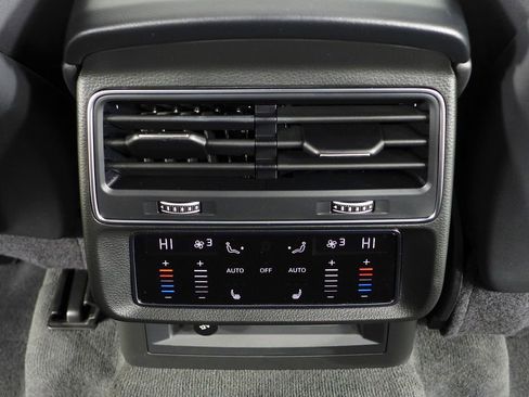 Used 2023 Audi Q7 3.0T Prestige w/ Prestige Package image 24