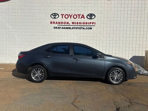 Used 2015 Toyota Corolla LE image 1
