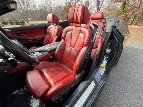 Used 2015 BMW M6 Convertible image 26