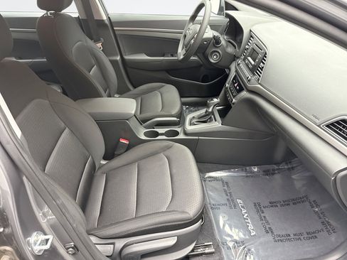 Used 2018 Hyundai Elantra SE image 15
