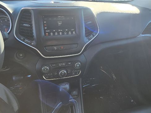 Used 2020 Jeep Cherokee Latitude Plus image 25