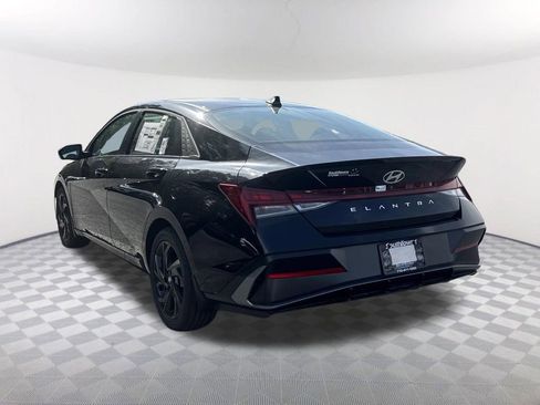 New 2026 Hyundai Elantra SEL Sport Premium FWD image 7