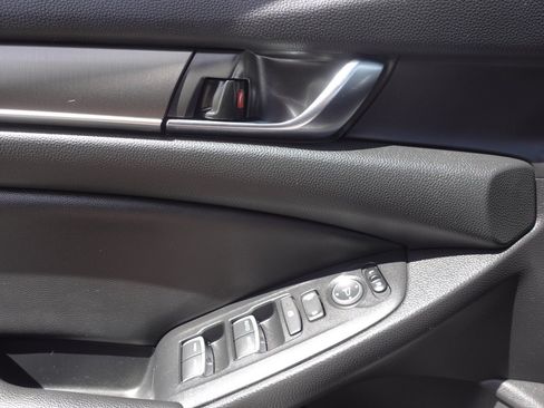 Used 2021 Honda Accord LX image 11