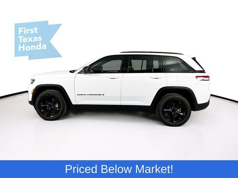Used 2025 Jeep Grand Cherokee Limited w/ Black Appearance Package image 4