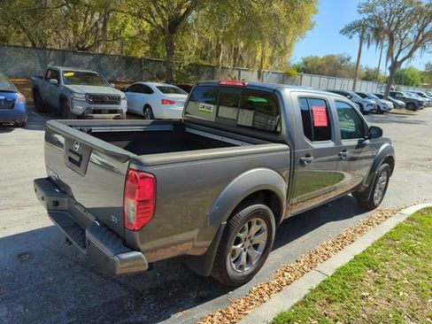 Certified 2020 Nissan Frontier SV image 2