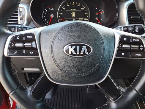 Used 2020 Kia Sorento EX image 18