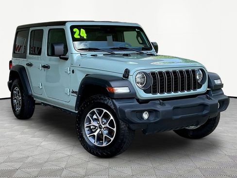 Used 2024 Jeep Wrangler Unlimited Sport AWD/4WD image 3