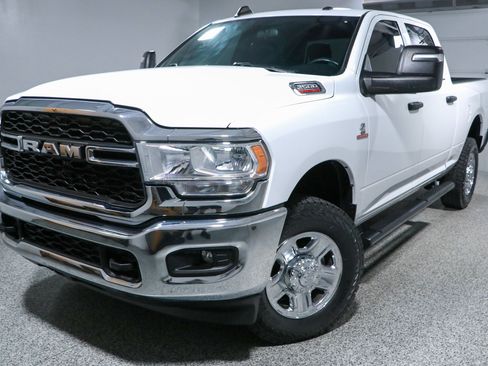 Used 2024 RAM 2500 Tradesman w/ Chrome Appearance Group AWD/4WD image 33