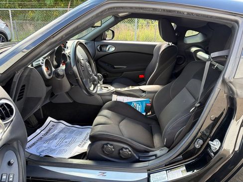 Used 2020 Nissan 370Z Coupe RWD image 14