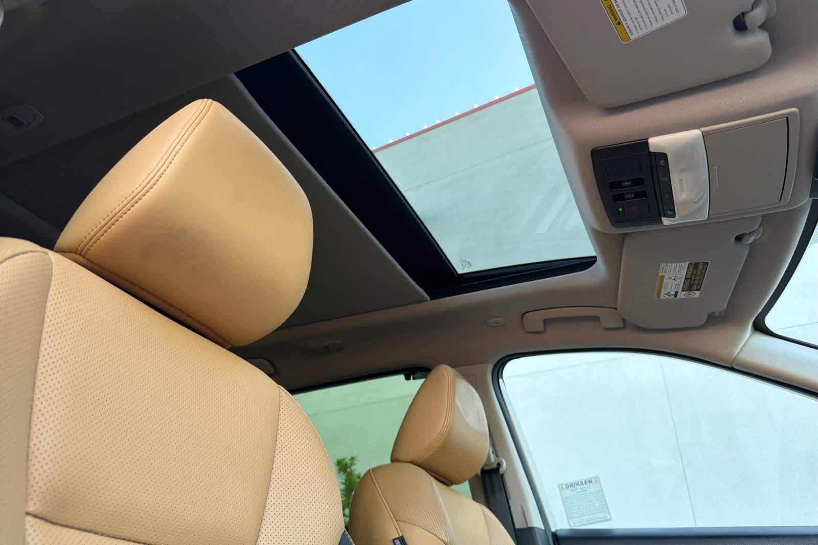 Used 2023 Nissan Rogue Platinum w/ Platinum Premium Package FWD image 18