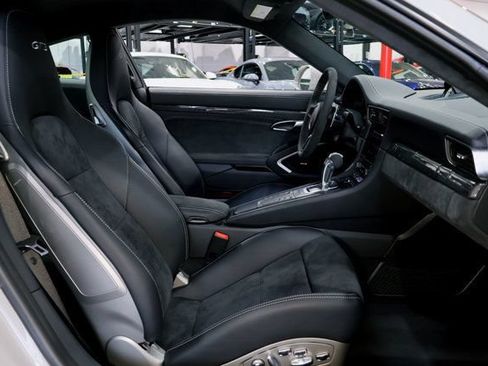 Used 2018 Porsche 911 GT3 w/ Sport Chrono Package RWD image 21