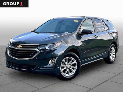 Used 2021 Chevrolet Equinox LS w/ LS Convenience Package FWD image 1