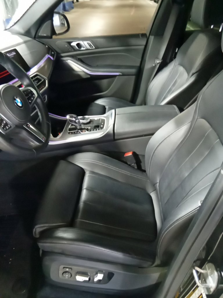 Used 2020 BMW X5 M50i AWD/4WD image 9