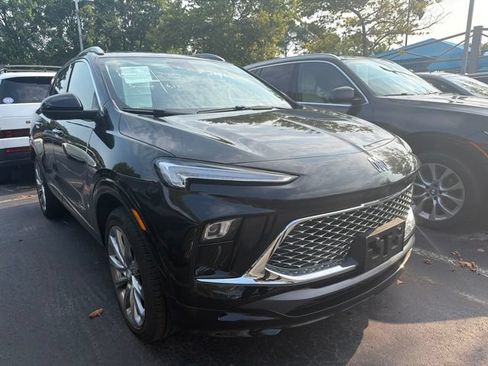 Used 2025 Buick Encore GX Avenir w/ Avenir Technology Package AWD/4WD image 1