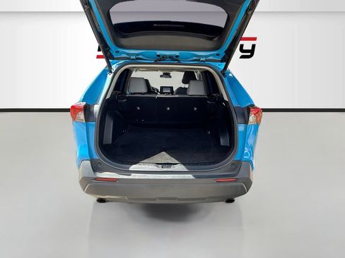 Used 2019 Toyota RAV4 XLE Premium image 24