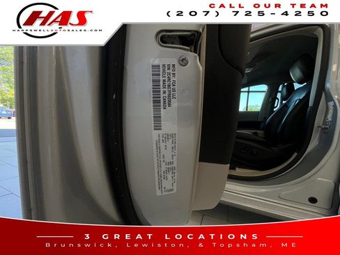 Used 2023 Chrysler Pacifica Touring-L FWD image 20