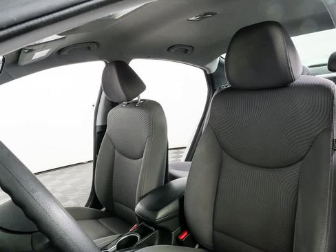 Used 2014 Hyundai Elantra SE FWD image 5