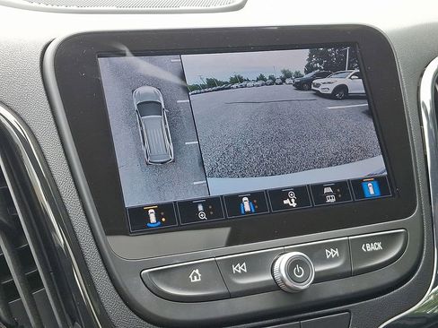 Used 2023 Chevrolet Equinox RS w/ RS Leather Package AWD/4WD image 19