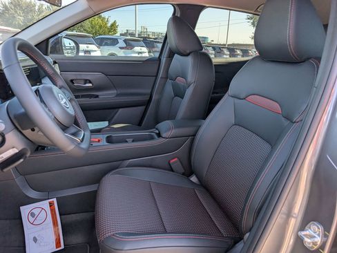 New 2026 Nissan Kicks SR FWD image 18