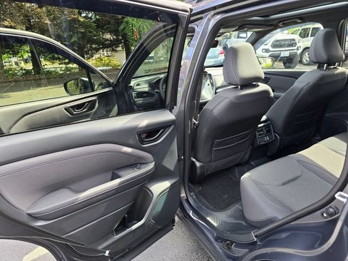 Certified 2025 Subaru Forester Premium AWD/4WD image 9