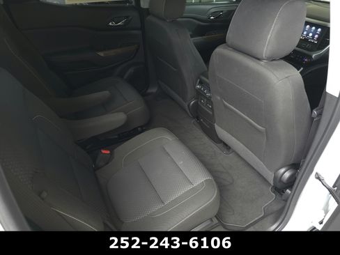 Used 2023 GMC Acadia SLE w/ Driver Convenience Package FWD image 31