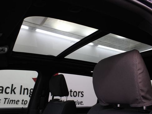 Used 2022 RAM 1500 Big Horn AWD/4WD image 14