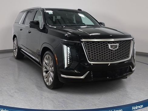 Used 2026 Cadillac Escalade ESV Luxury w/ LPO, Radiant Package AWD/4WD image 4