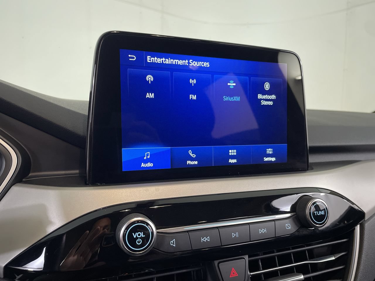 Used 2020 Ford Escape SEL AWD/4WD image 16