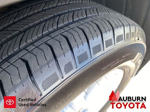 Used 2025 Toyota Grand Highlander AWD image 11