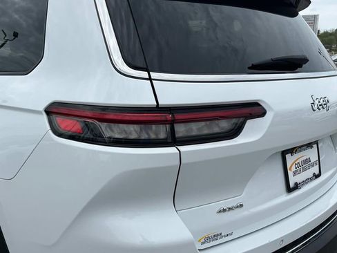 Used 2023 Jeep Grand Cherokee L Limited image 42