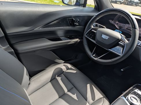 New 2026 Cadillac Lyriq Sport AWD/4WD image 7