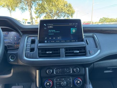 Used 2023 Chevrolet Suburban Premier image 25