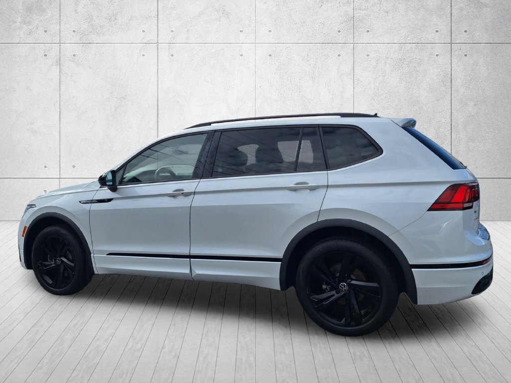 Used 2023 Volkswagen Tiguan SE R-Line FWD image 7