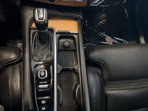 Used 2020 Volvo XC90 T6 Inscription image 33