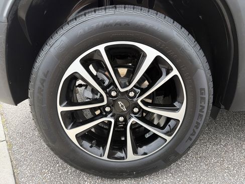 Used 2025 Chevrolet TrailBlazer LT FWD image 28