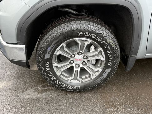 New 2026 GMC Sierra 1500 SLE w/ Max Trailering Package AWD/4WD image 9