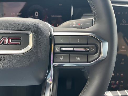 Used 2025 GMC Acadia Elevation image 20