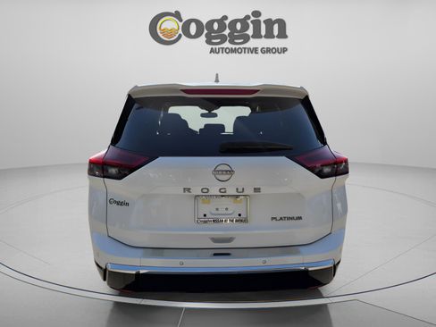 Certified 2024 Nissan Rogue Platinum image 3