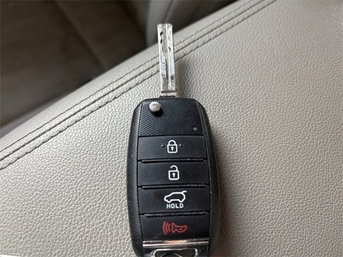 Used 2020 Kia Sportage LX image 19