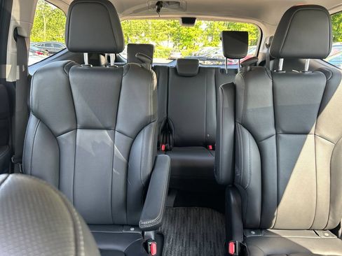 Used 2023 Subaru Ascent Touring AWD/4WD image 34